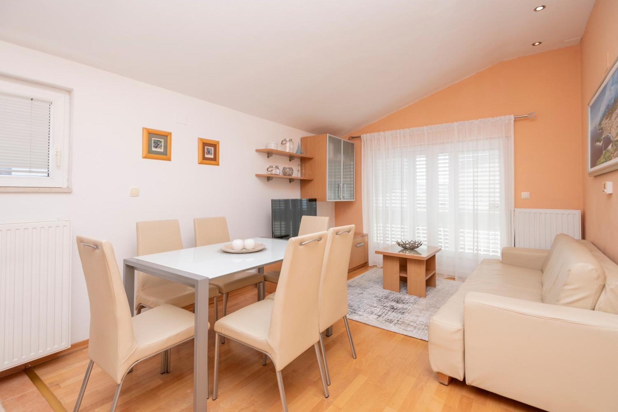 Family Apartments Marita Макарска Экстерьер фото