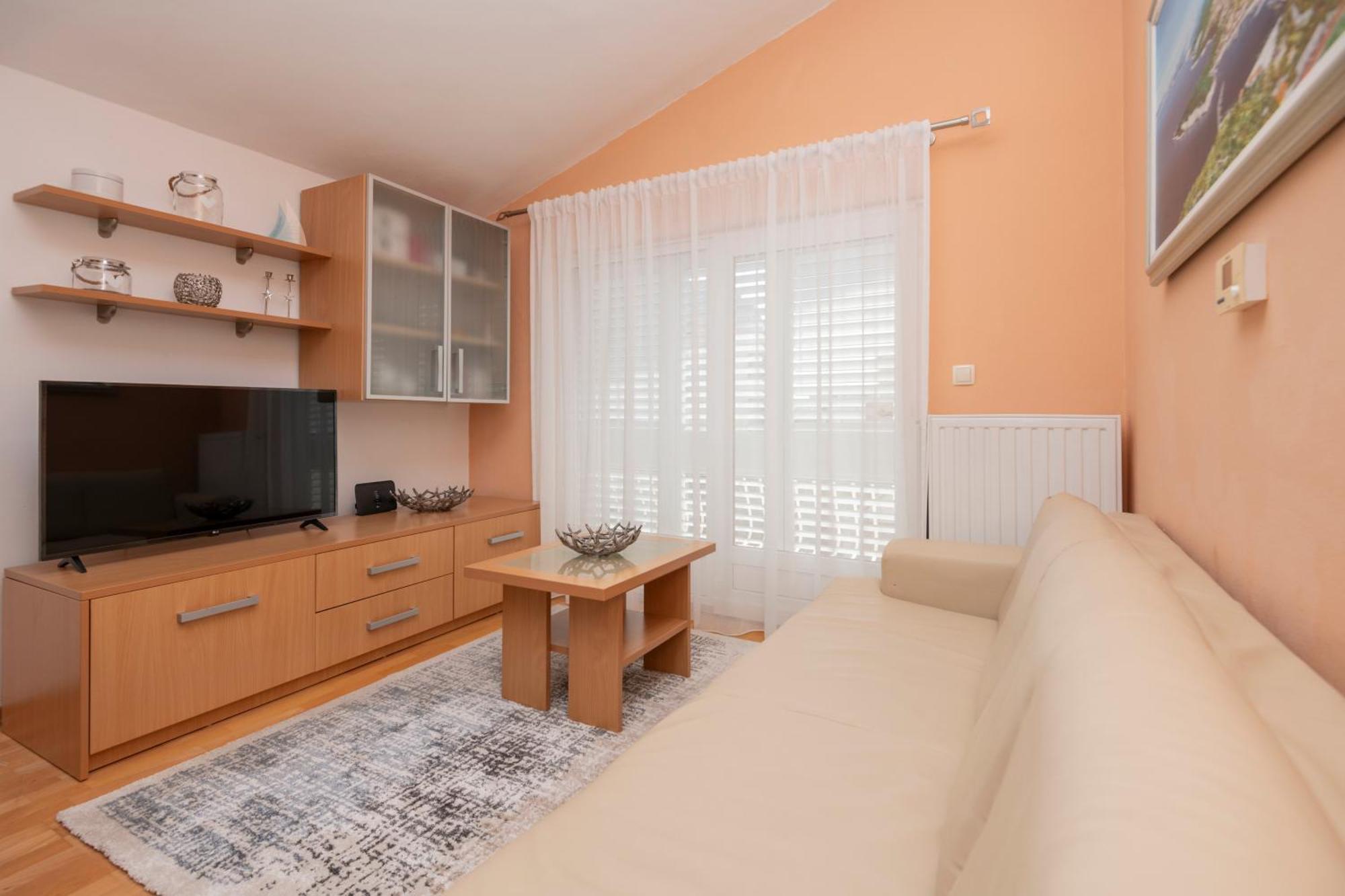 Family Apartments Marita Макарска Экстерьер фото